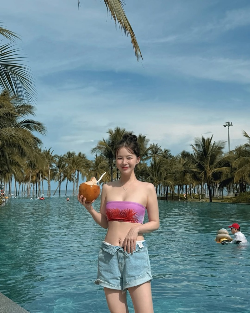 Ảnh gái xinh Hàn Quốc body cong uốn dâm đãng