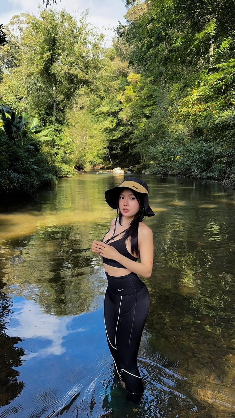 Ảnh Bảo Trinh mông to tròn lẳn