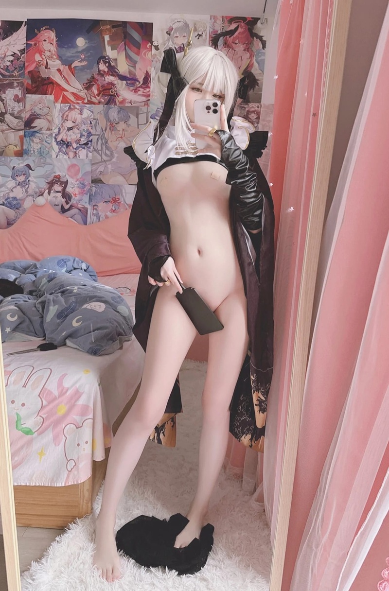 Ảnh Blanc Nikke Cosplay R34 mặc lưới lưới hở hang táo bạo