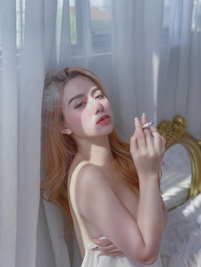 Chutiami vú bự bị nhai