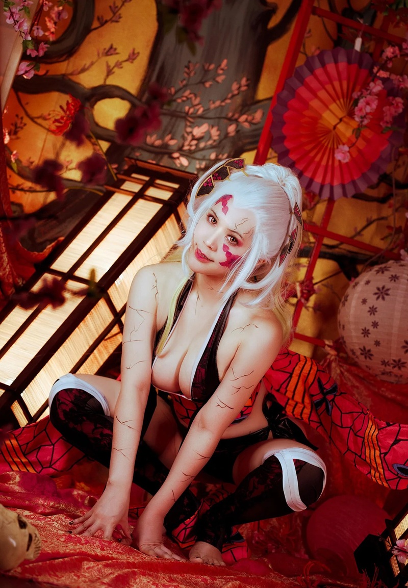 Ảnh Cosplay Daki mặc váy ngắn hở