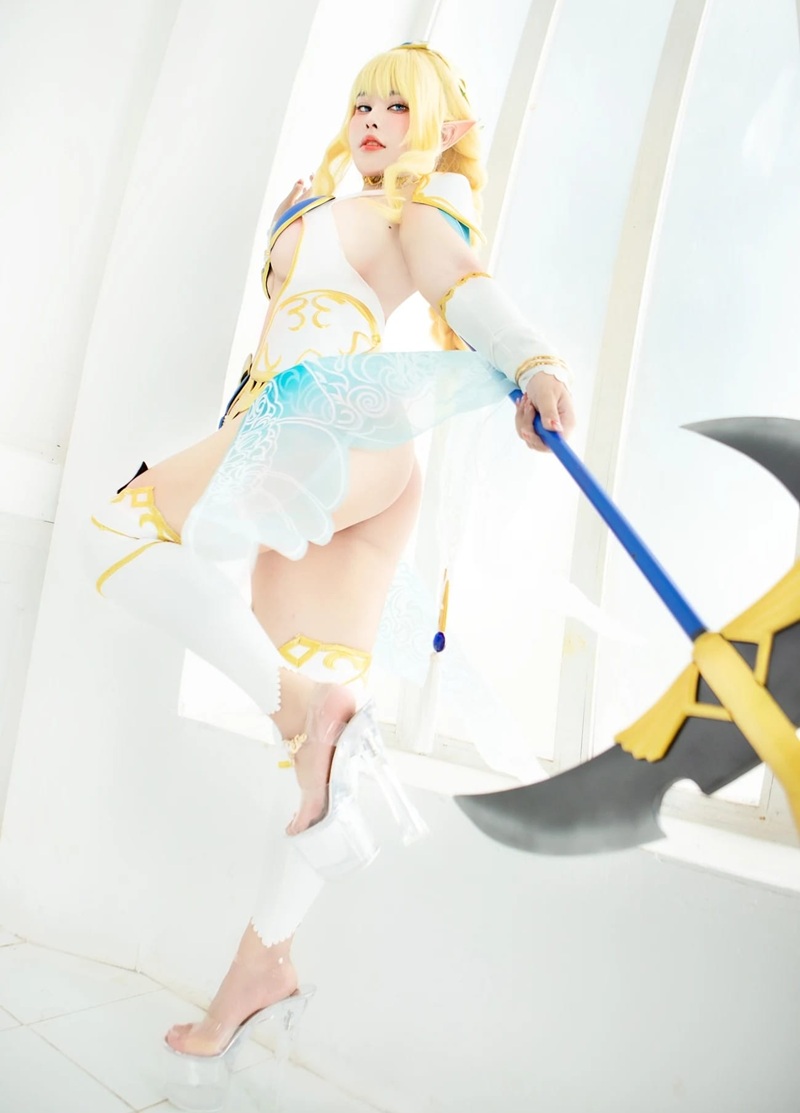 Sexy cosplay elf warrior, giáp nhẹ hở eo và vai