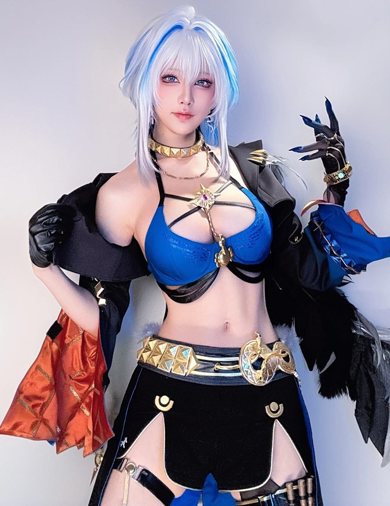 Cosplay elf girl sexy trong rừng, trang phục lá cây gợi cảm