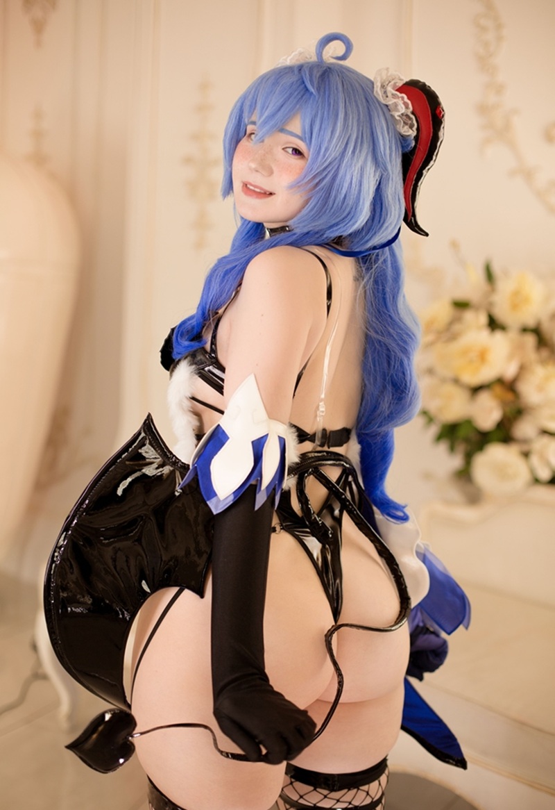 Ảnh Cosplay Ganyu biểu cảm ahegao dâm loạn