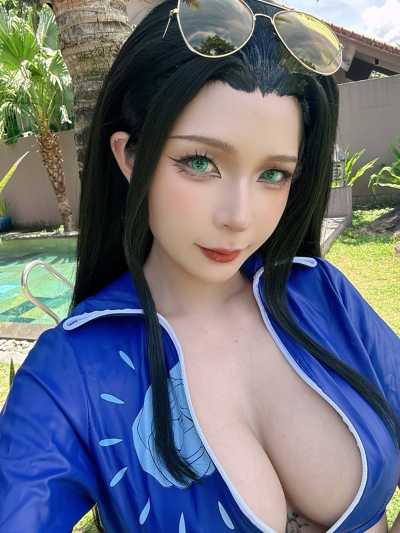 Ảnh Cosplay Nico Robin mông to trắng mịn