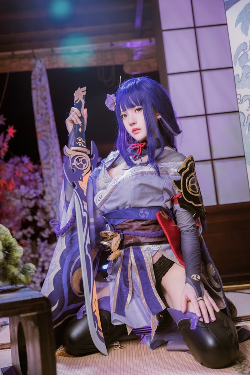 Ảnh Cosplay Raiden Shogun quần lót hở dâm