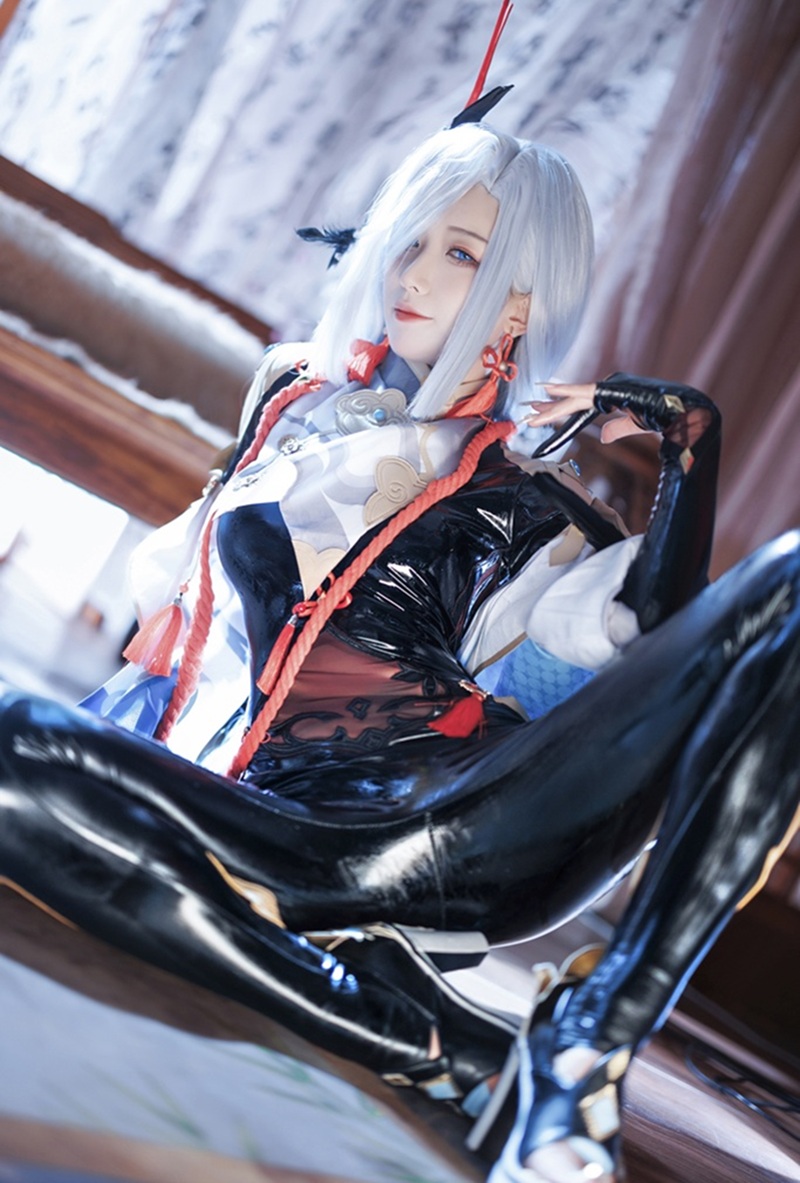 Ảnh cosplay Shenhe mông to bị tát đỏ