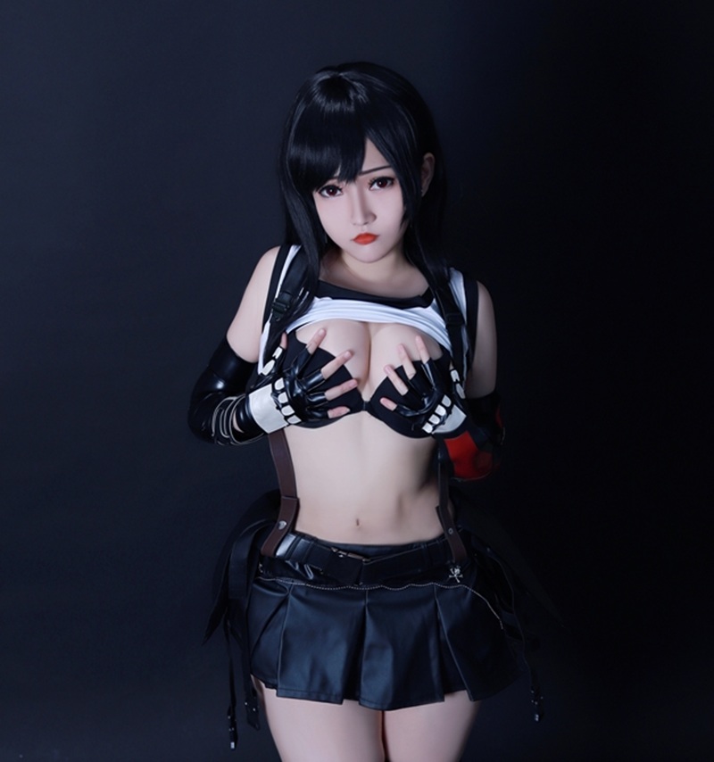 Ảnh Cosplay Tifa Lockhart R34 chân dài sexy
