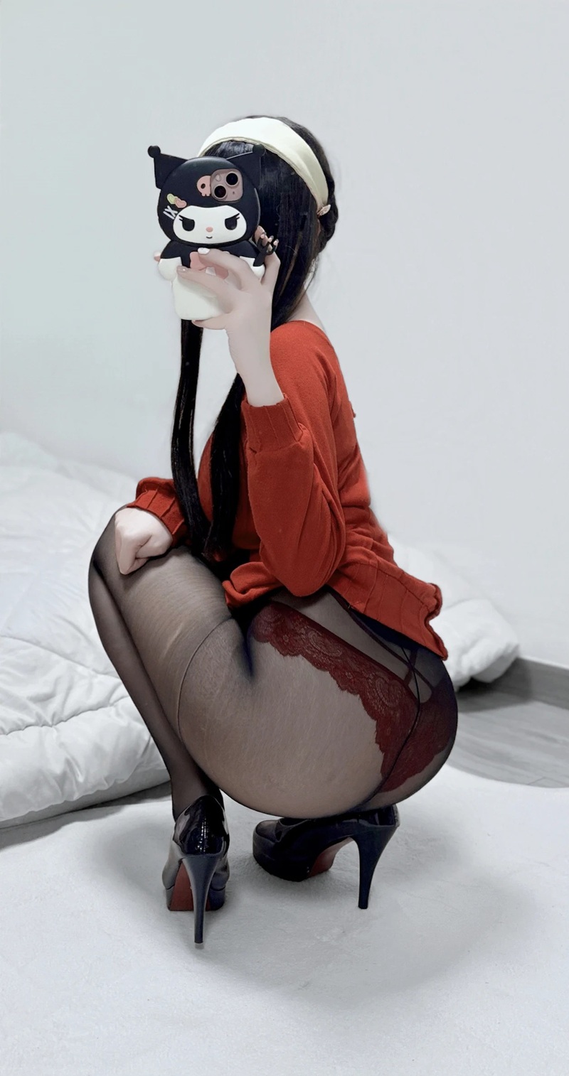 Cosplay Yor Forger đỉnh cao, tái hiện 100% nữ sát thủ Spy x Family