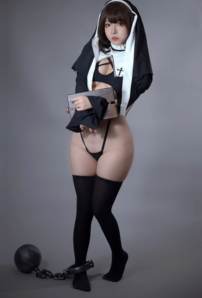 Ảnh Cosplay Nun 18 bị đụ mạnh 18