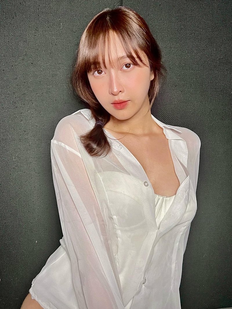 Ảnh Deerlong nude leak, khoe đường cong hoàn hảo