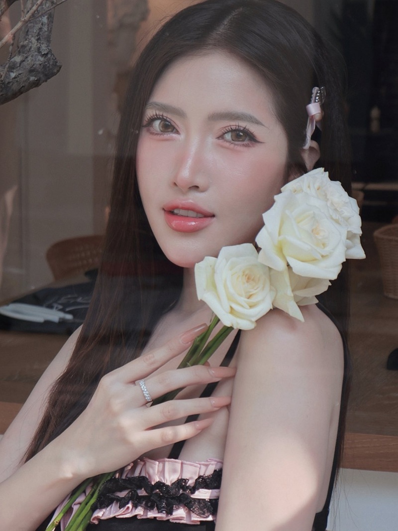 Hậu môn ướt nhẹp dính keo Đồng Thảo My