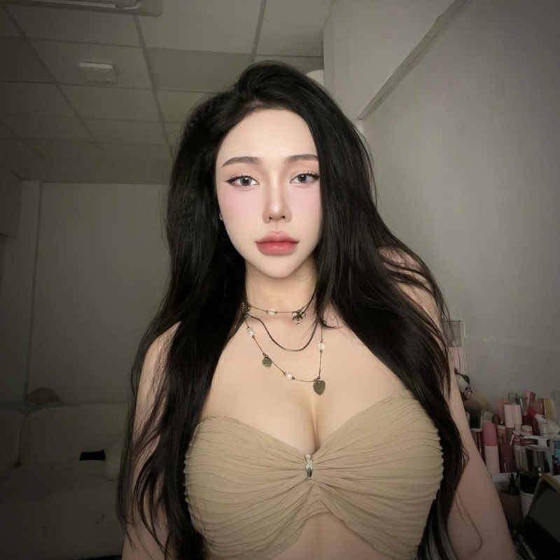 Lộ lồn non dâm đãng Dương Mỹ Diện