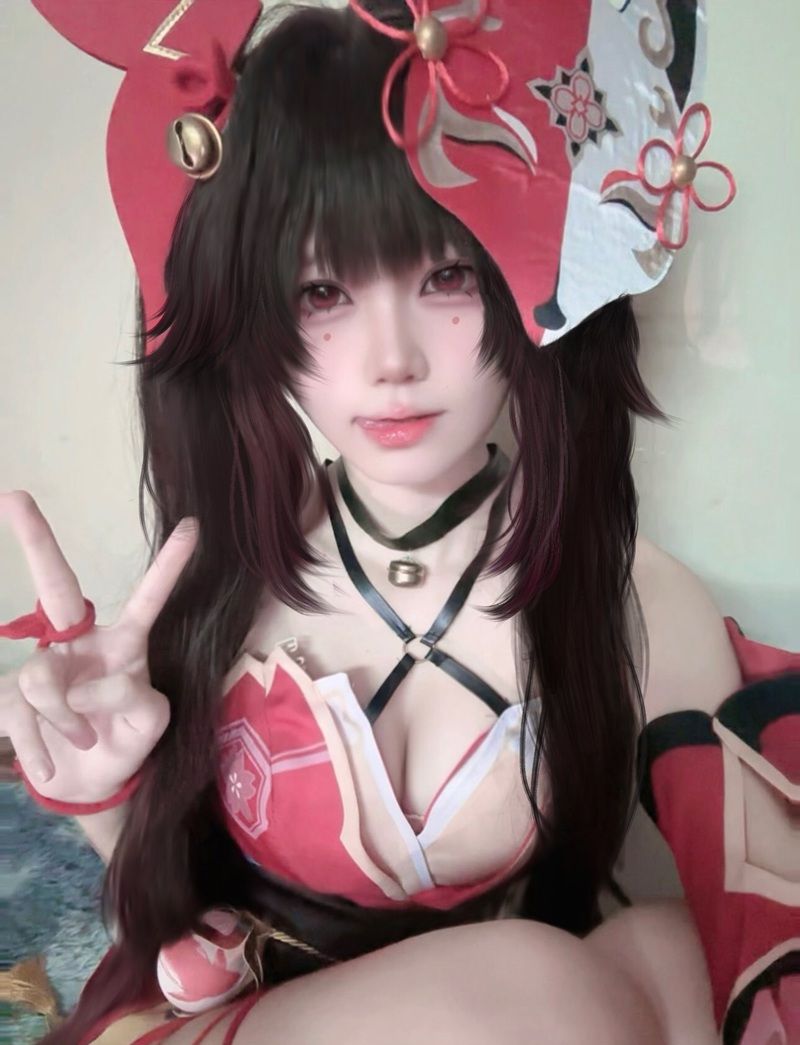 Gái xinh cosplay đồ lót ren mỏng tang sexy