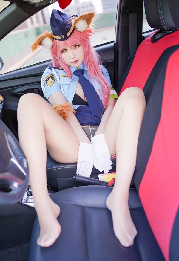 Hình ảnh Gái Xinh Cosplay Cảnh Sát mang phong cách chuyên nghiệp