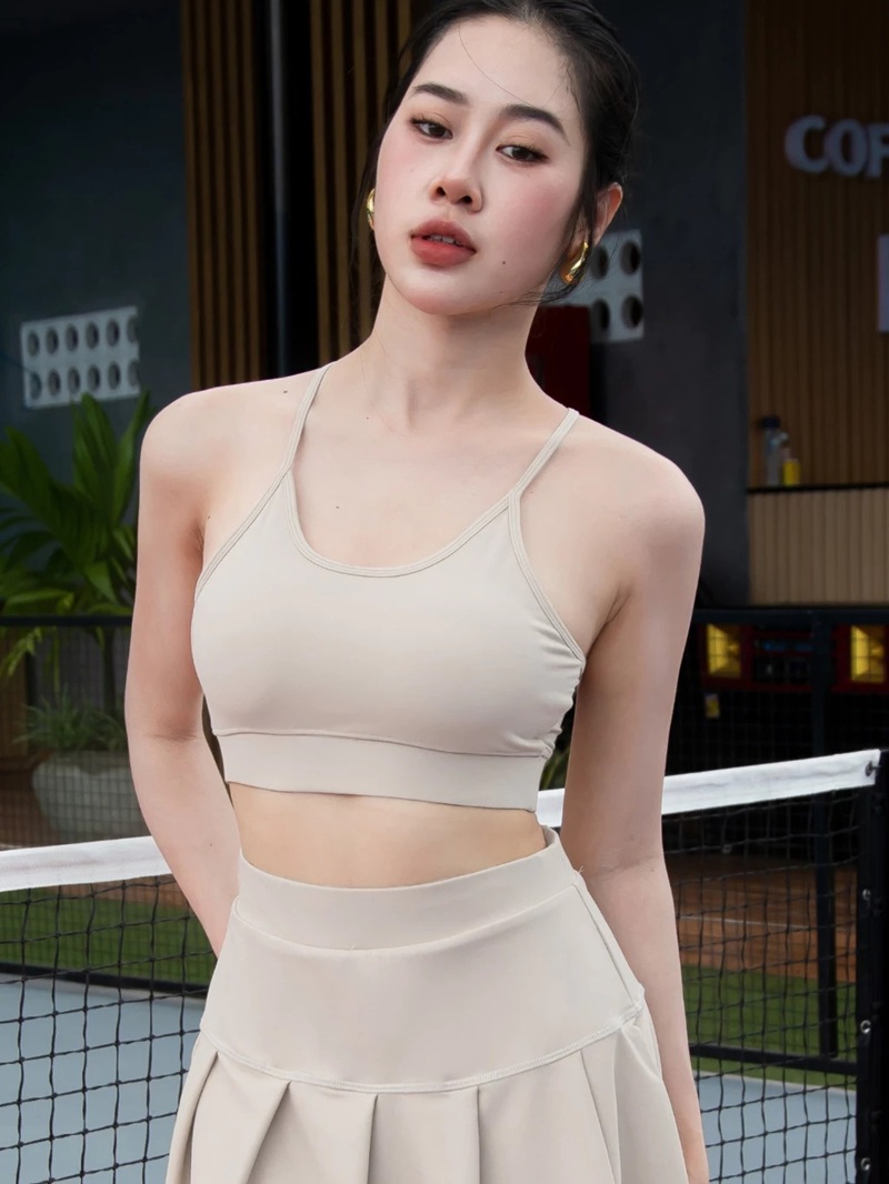 Ảnh gái xinh tập gym lồn ướt mồ hôi nóng