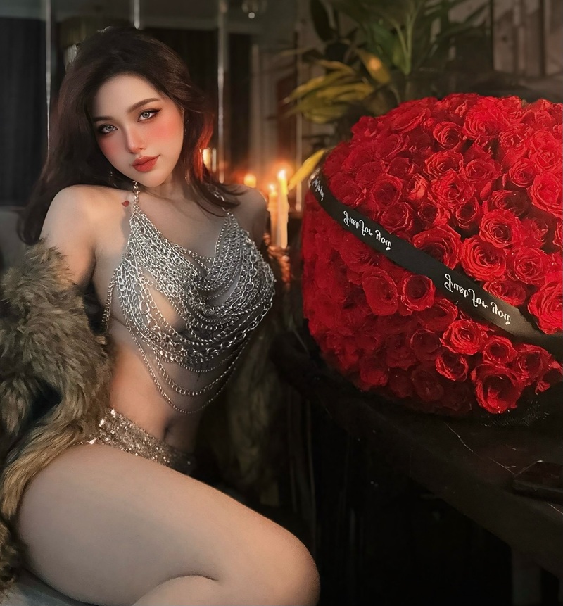 Hoàng Nhân Linh Chi leak Onlyfans tắm sen