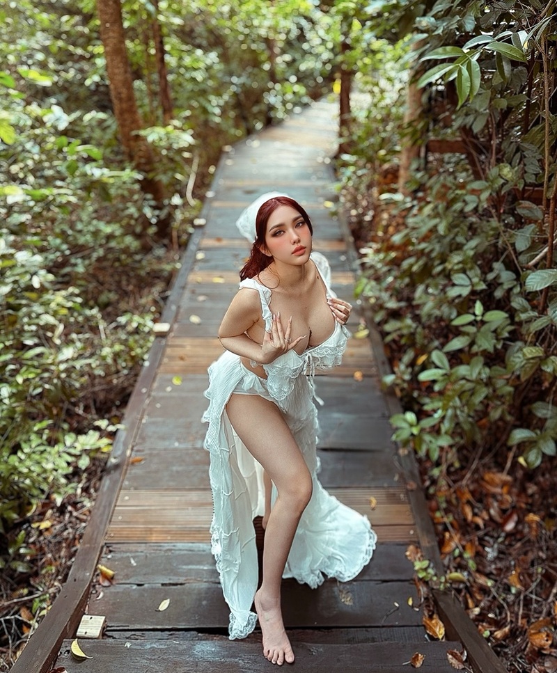 Ảnh leak Linh Chi Onlyfans quần short