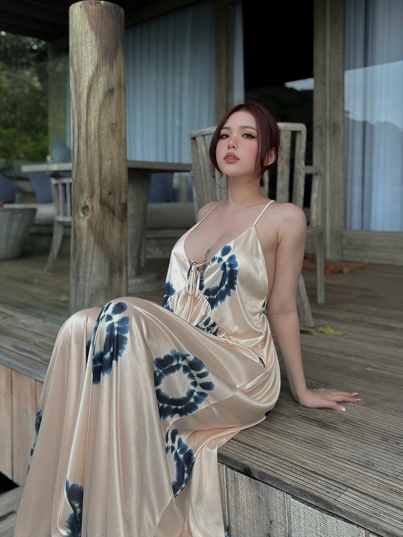 Leak Onlyfans Linh Chi tư thế doggy