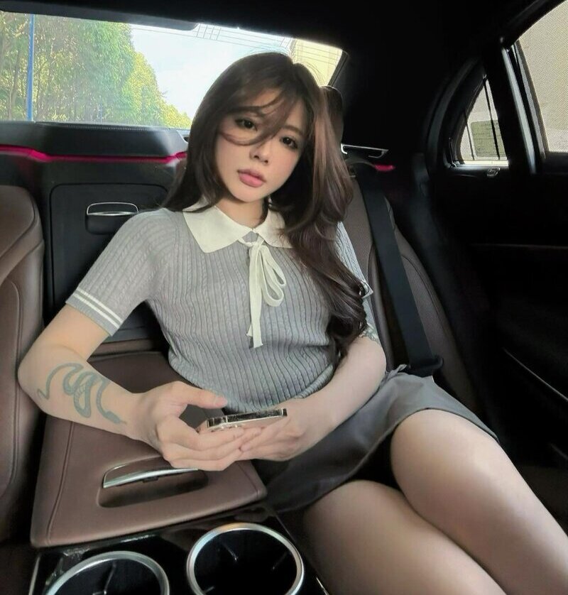 Khúc Thị Hương với phong cách thời trang và hình ảnh cá nhân nổi bật