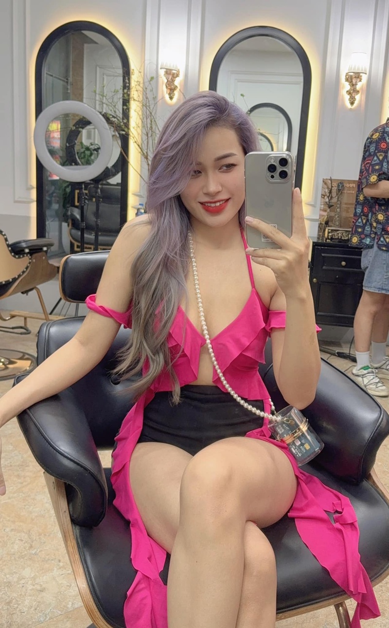 Kiều Oanh So Hot mặc croptop hở eo