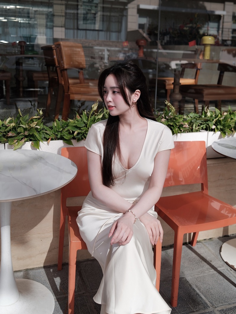 Ảnh Lê Phương Anh biểu cảm dâm loạn