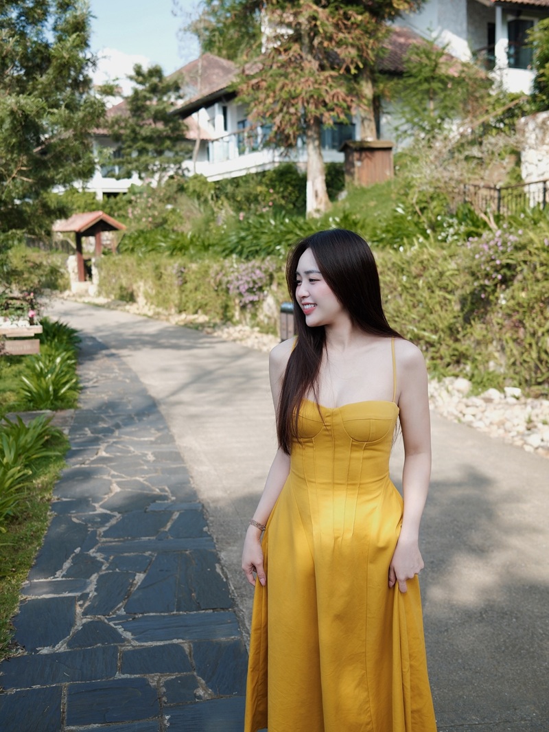 Ảnh Lê Phương Anh mông trần gợi tình
