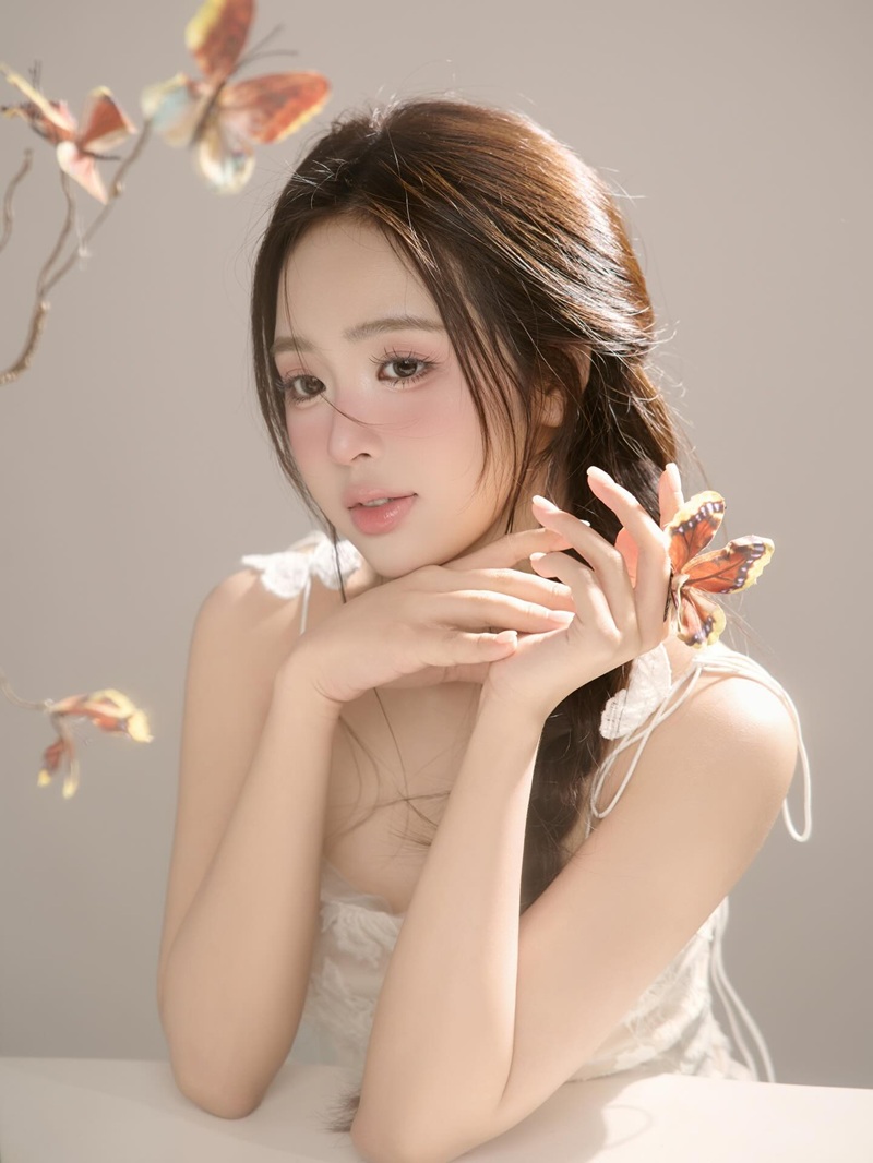 Ảnh Lê Phương Anh thần thái siêu dâm