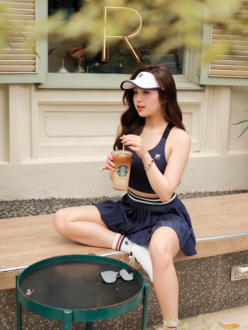 Ảnh Lê Phương Anh ánh mắt dâm đãng