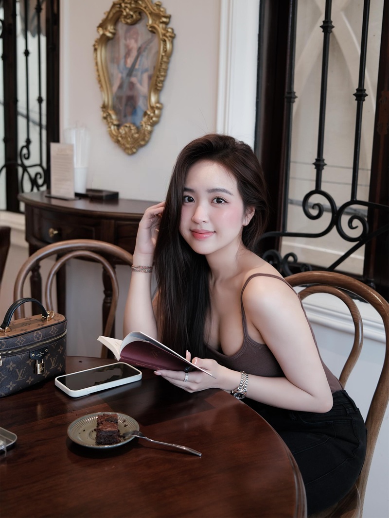 Ảnh Lê Phương Anh sex appeal bùng nổ