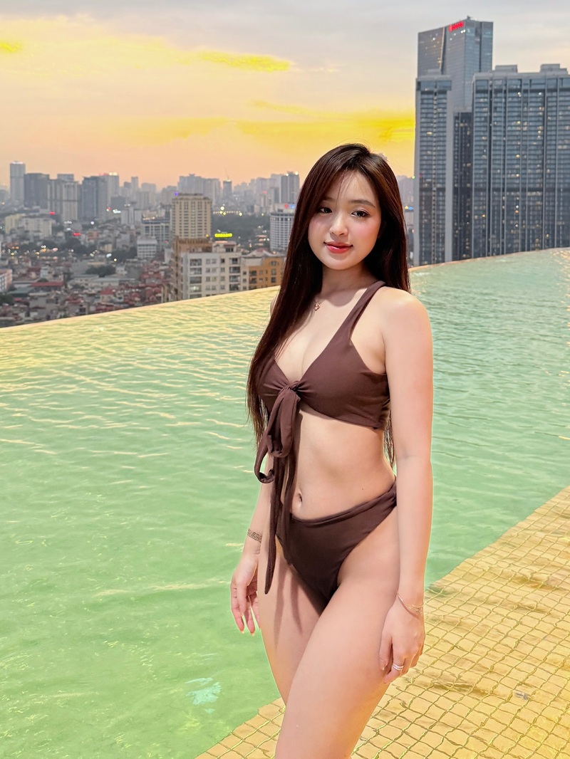 Ảnh Lê Phương Anh nhìn dâm dục đầy mê hoặc