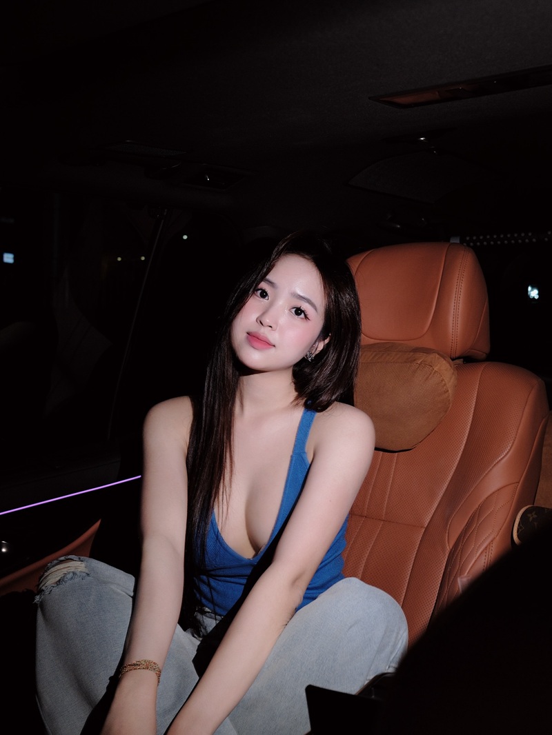 Ảnh Lê Phương Anh da thịt trắng hồng sexy