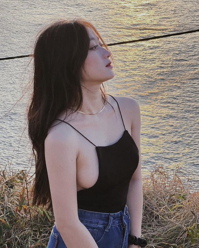 Ảnh Lê Trinh mặc bikini thần thái quyến rũ