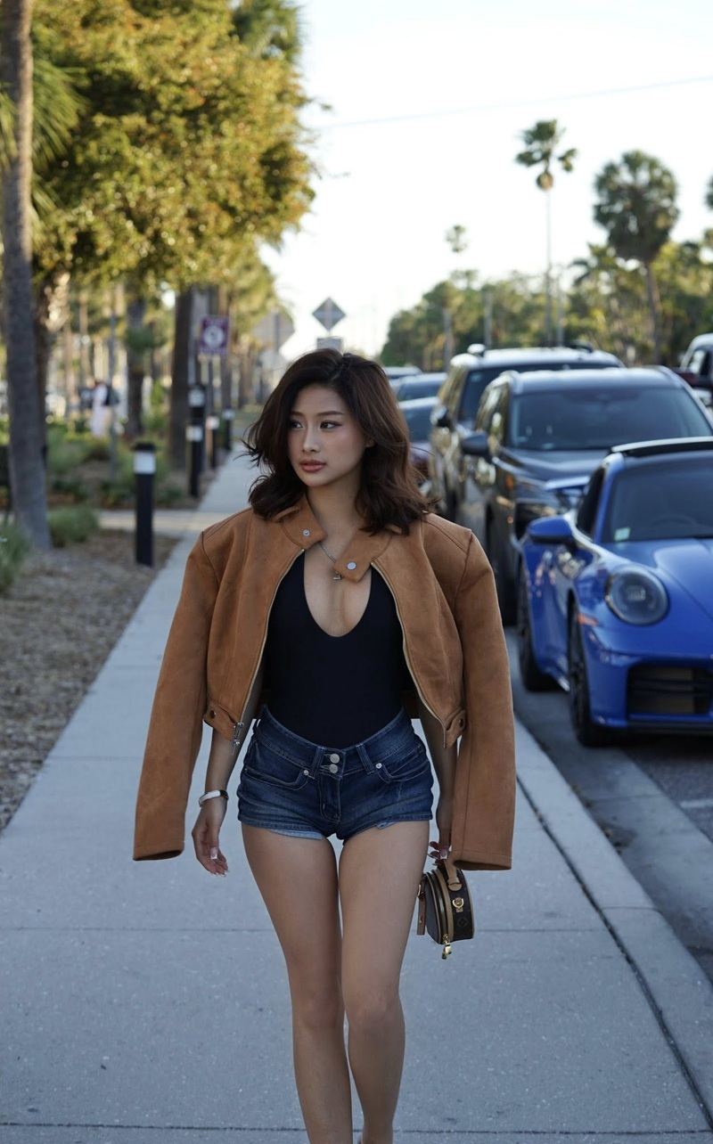 Ảnh Louis Phạm mặc ren quyến rũ