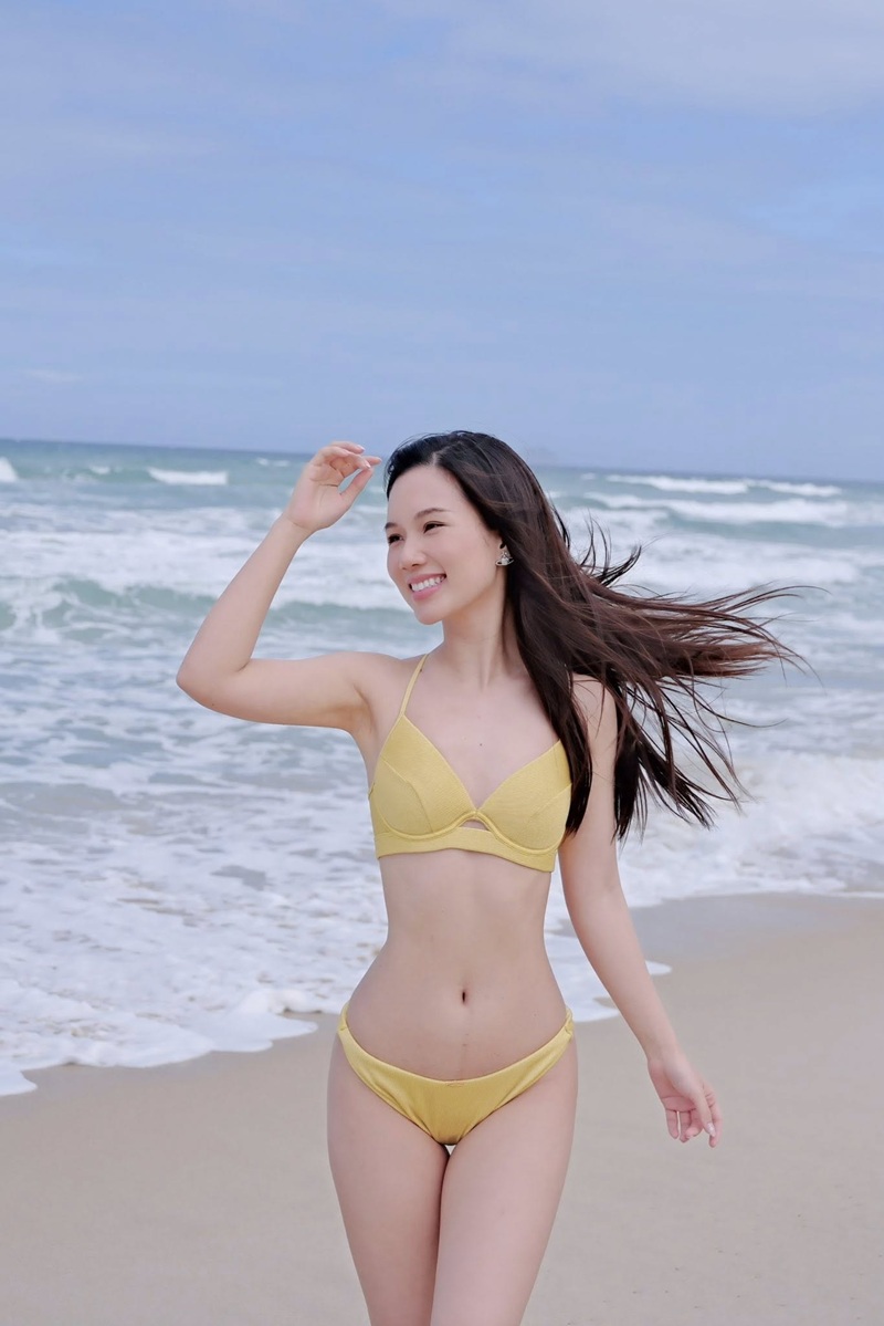 Ảnh Ngọc Anh Darling mở lồn mời cặc vào