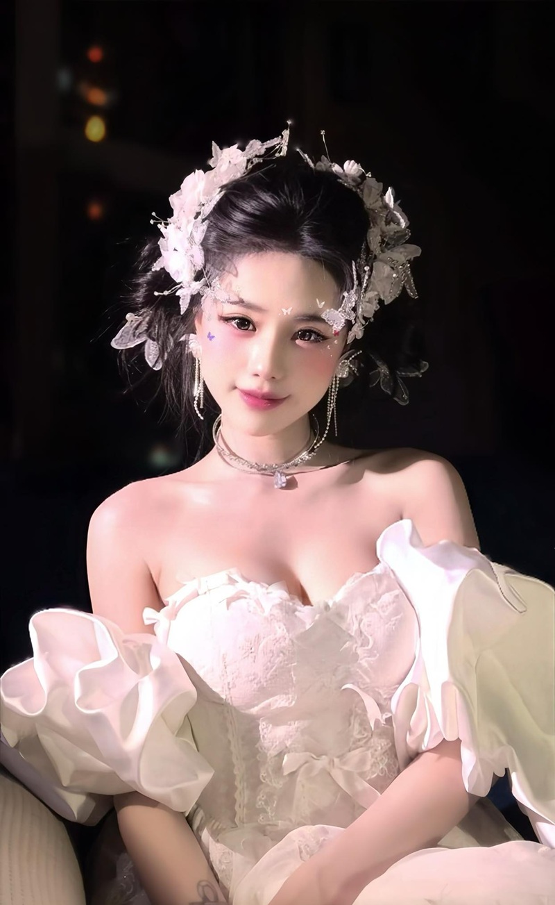 Ảnh Nguyễn Hữu Kiều Oanh liếm cặc nuốt tinh dâm