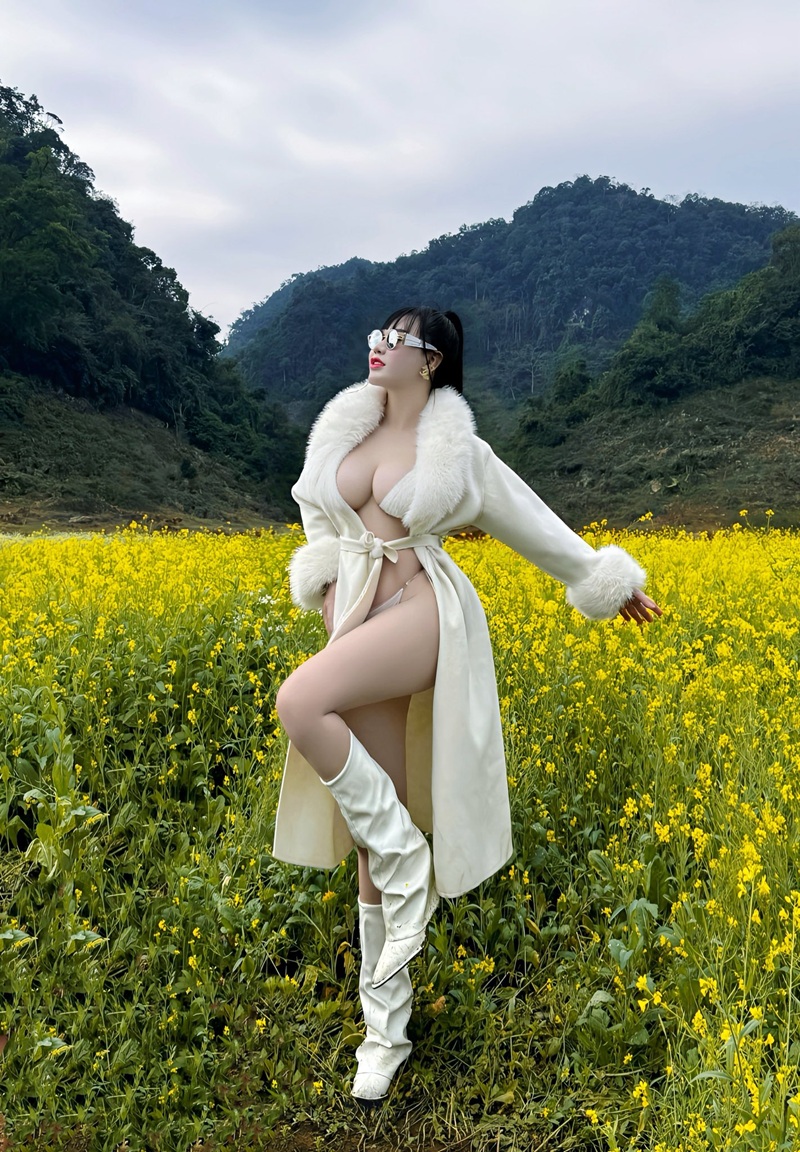 Body cực phẩm hotgirl sexy trong set đồ gợi cảm
