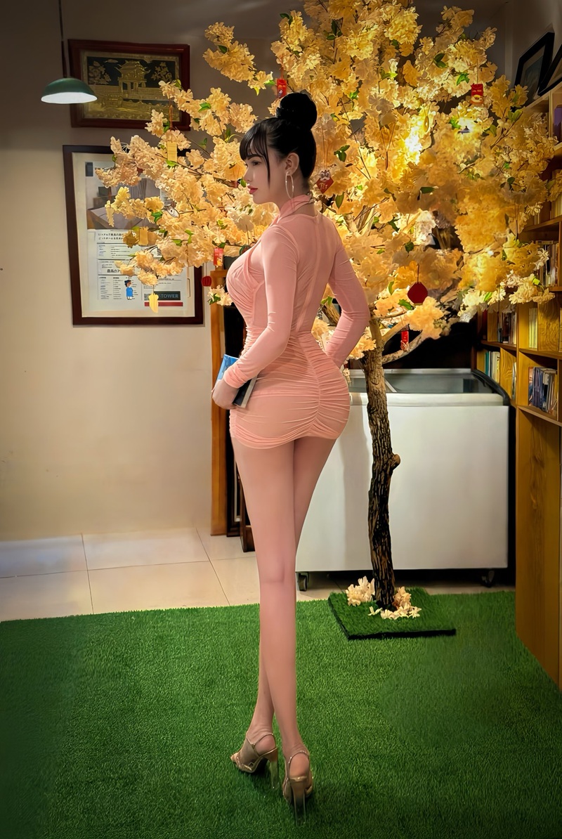 Cô nàng hotgirl Kim Thảo khoe dáng đẹp mê hồn