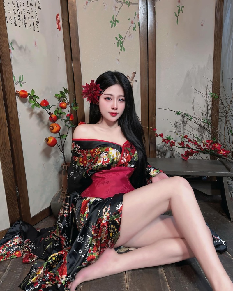 Ảnh Nguyễn Trà My Mii Baby mông cong chờ doggy mạnh