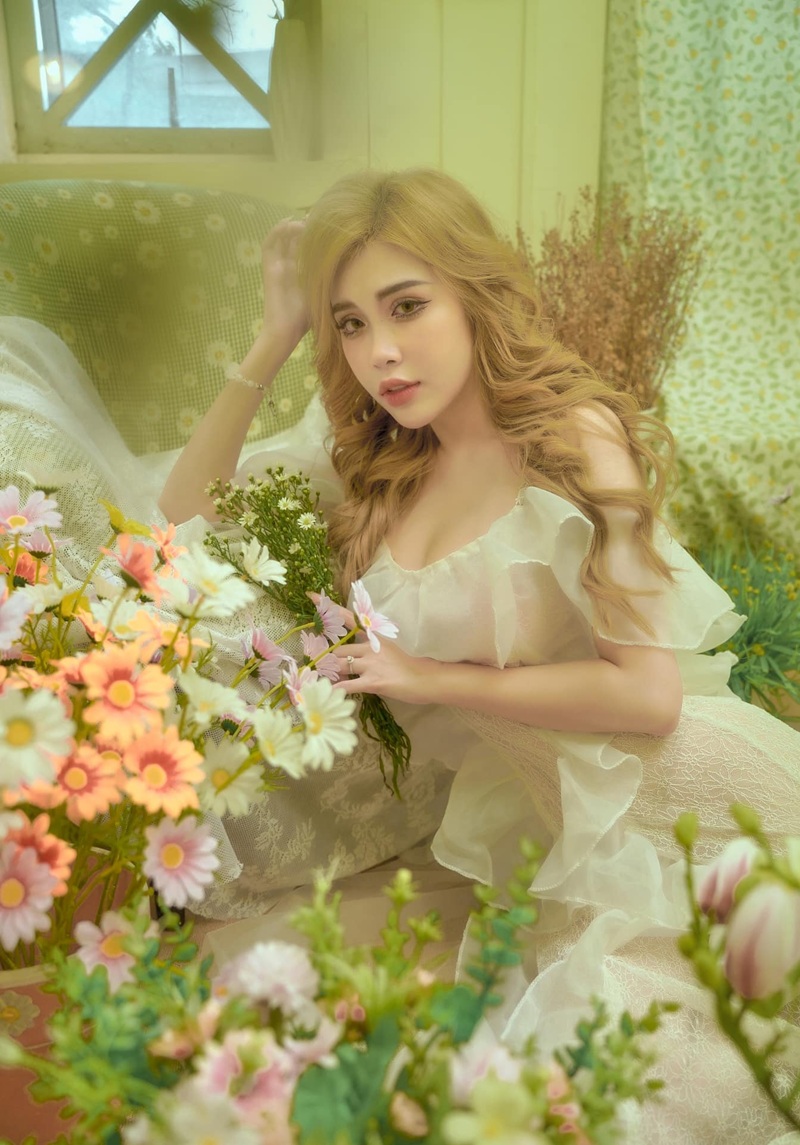 Bú hai cặc cùng lúc dâm đãng Pinky Bảo Trân
