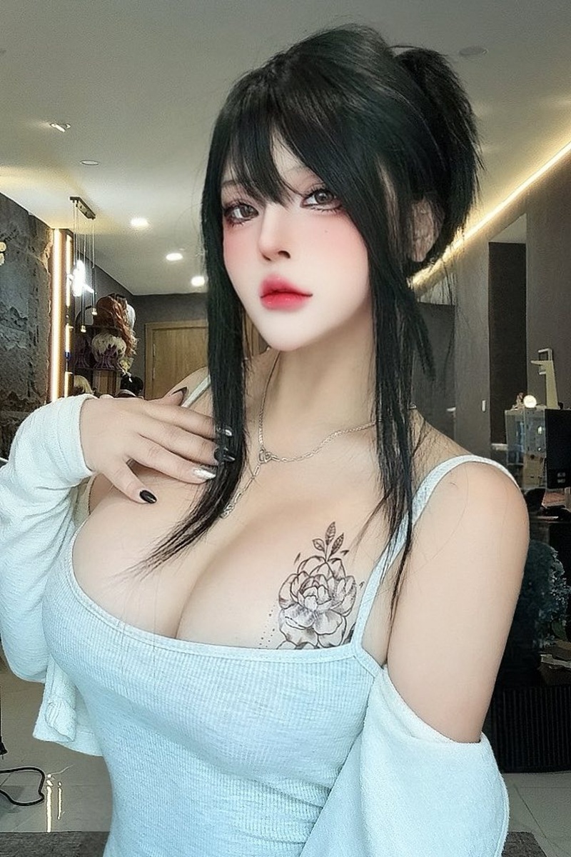 Police Girl cosplay ngọt ngào và quyến rũ bởi Sayo Momo