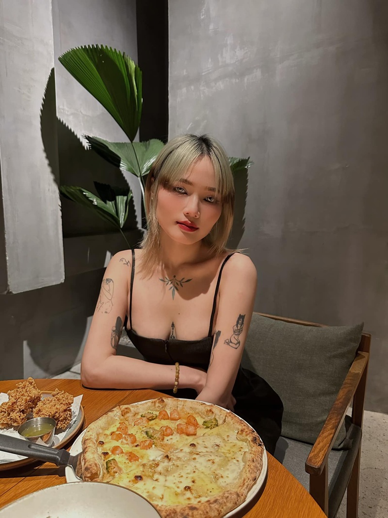 Cosplay Police Girl cực phẩm được Tường Vân thể hiện