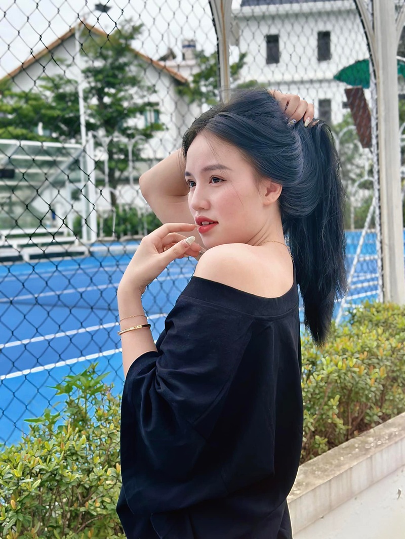 Tinh trắng dính đầy ngực căng Thị Nhung