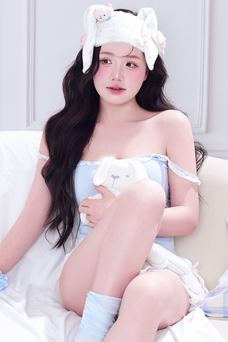 Thị Nhung quỳ ngậm hai hòn dái sâu