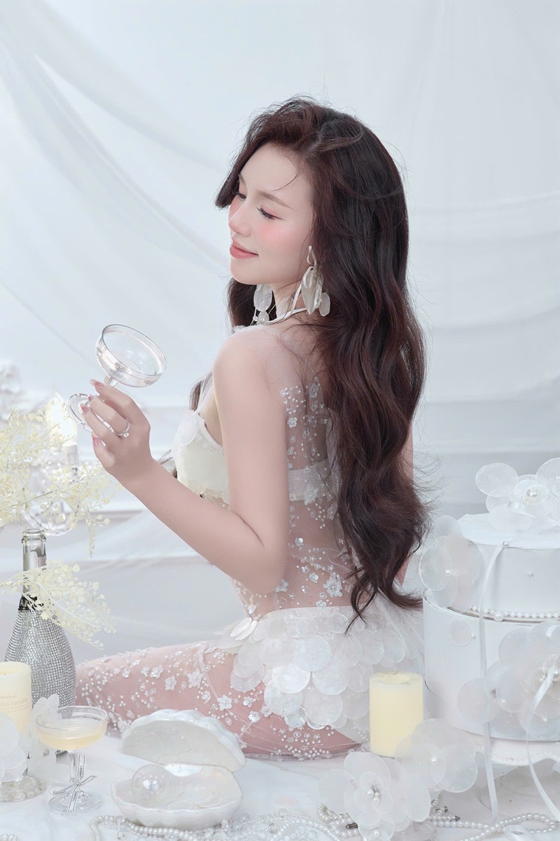 Lồn siết chặt khấc cứng Thị Nhung
