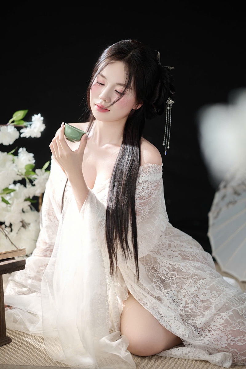 Dang mông tròn mời nhét sâu Thị Nhung
