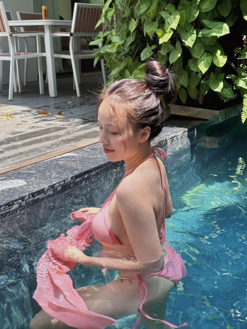 Thị Nhung doggy hét sướng lồn phun nước