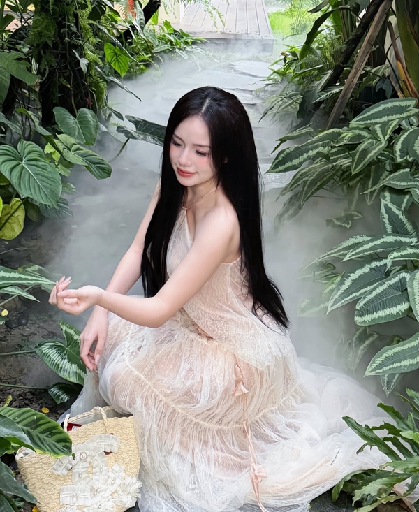 Thị Nhung trong những bộ ảnh phong cách chuyên nghiệp