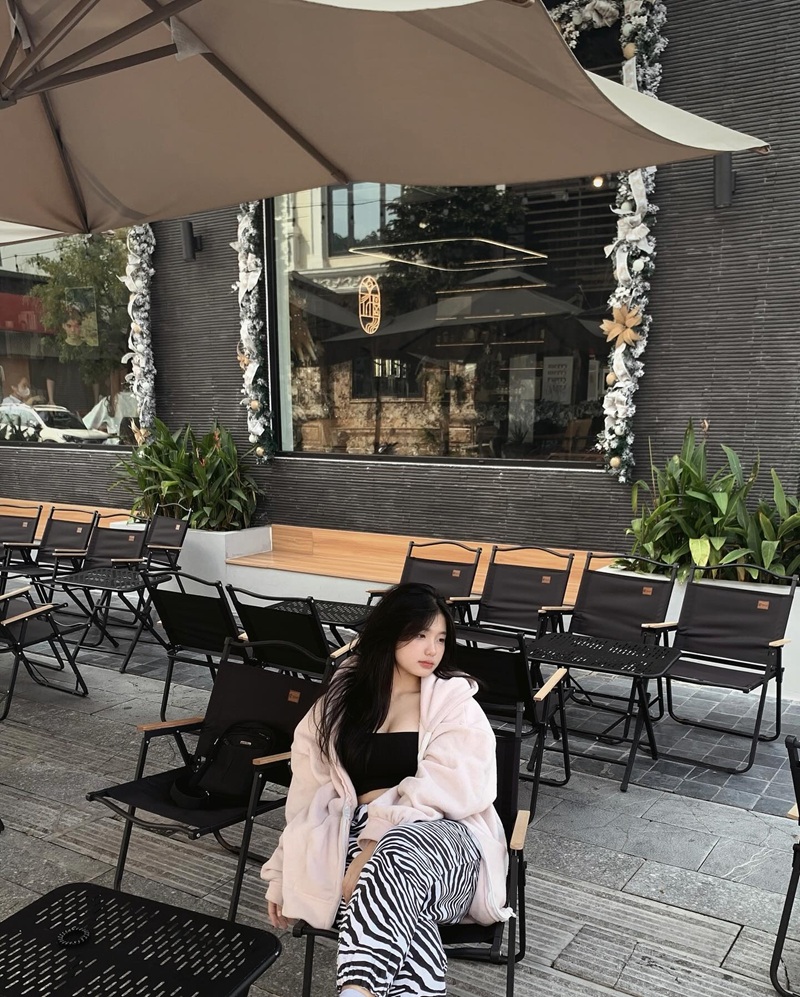 TikToker Lan Xinh Yêu vú căng rung lắc dã man