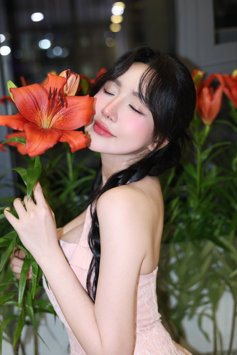 Viên Vibi hot girl Việt Nam cosplay Police Girl